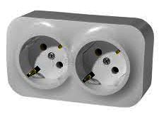 Розетка 2-я с заземлением QUTEO Legrand 16A IP20