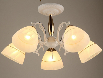Люстра P7873/5 (4) бело-золотая. цоколь Е27. 5 ламп.допустимая мощность лампы 40w