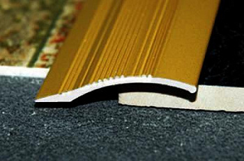 Порог разноуровневый 40мм перепад 0-12мм-90см золото