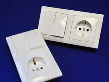 Блок "Стиль" АБС-пл 2-х клавишный выключатель+розетка с/з скрытой установки/2В-РЦ-693/бел/беж