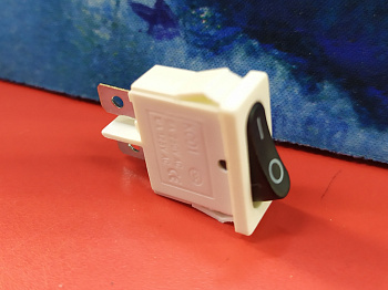 Микро выключатель черный Mini 6А/220/2к/ON-OFF 