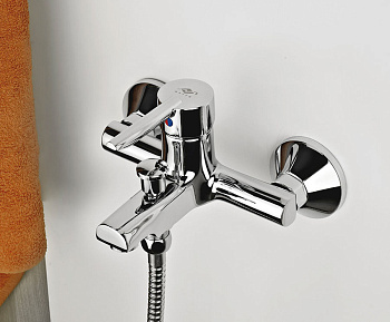 Смеситель  202 MAMBO для ванны-душ  (140) /151-0021-00